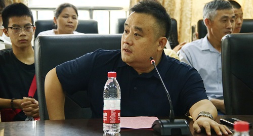 潘爱民为新生及家长介绍vwin德赢AC米兰官网情况.jpg